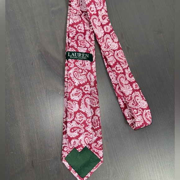 Ralph Lauren Hand made Red Paisley tie - Picture 2 of 5